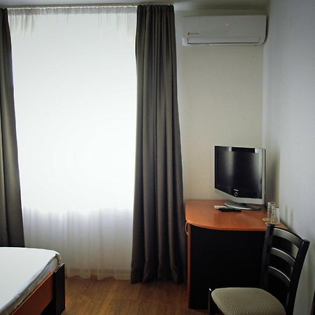 Pension Delia Gardens Temešvár Exteriér fotografie