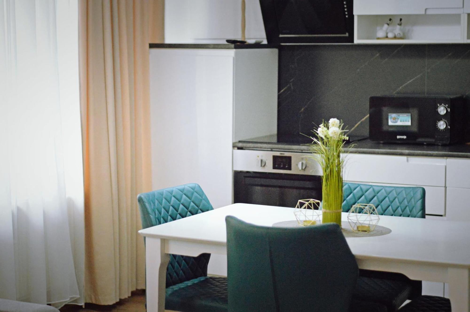 Pension Delia Gardens Temešvár Exteriér fotografie