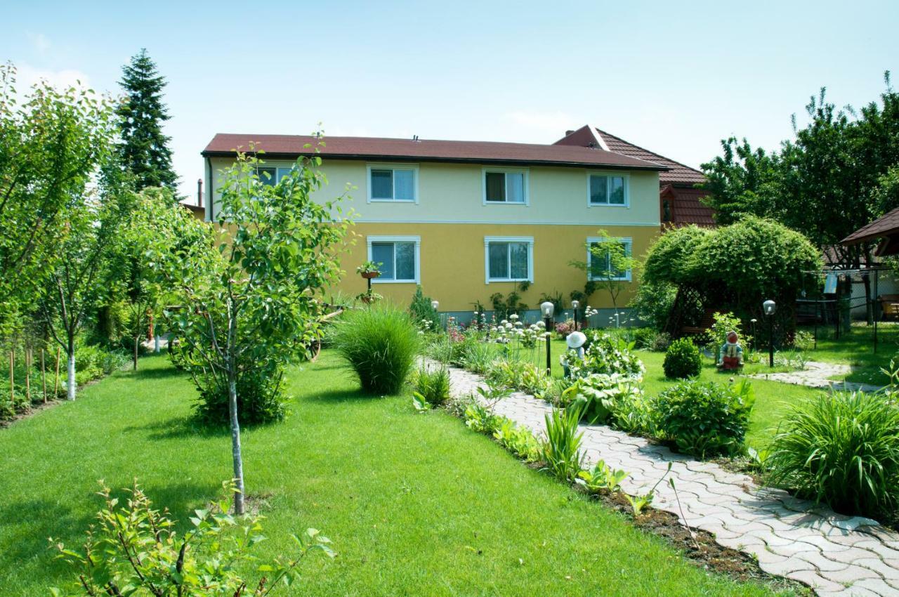 Pension Delia Gardens Temešvár Exteriér fotografie