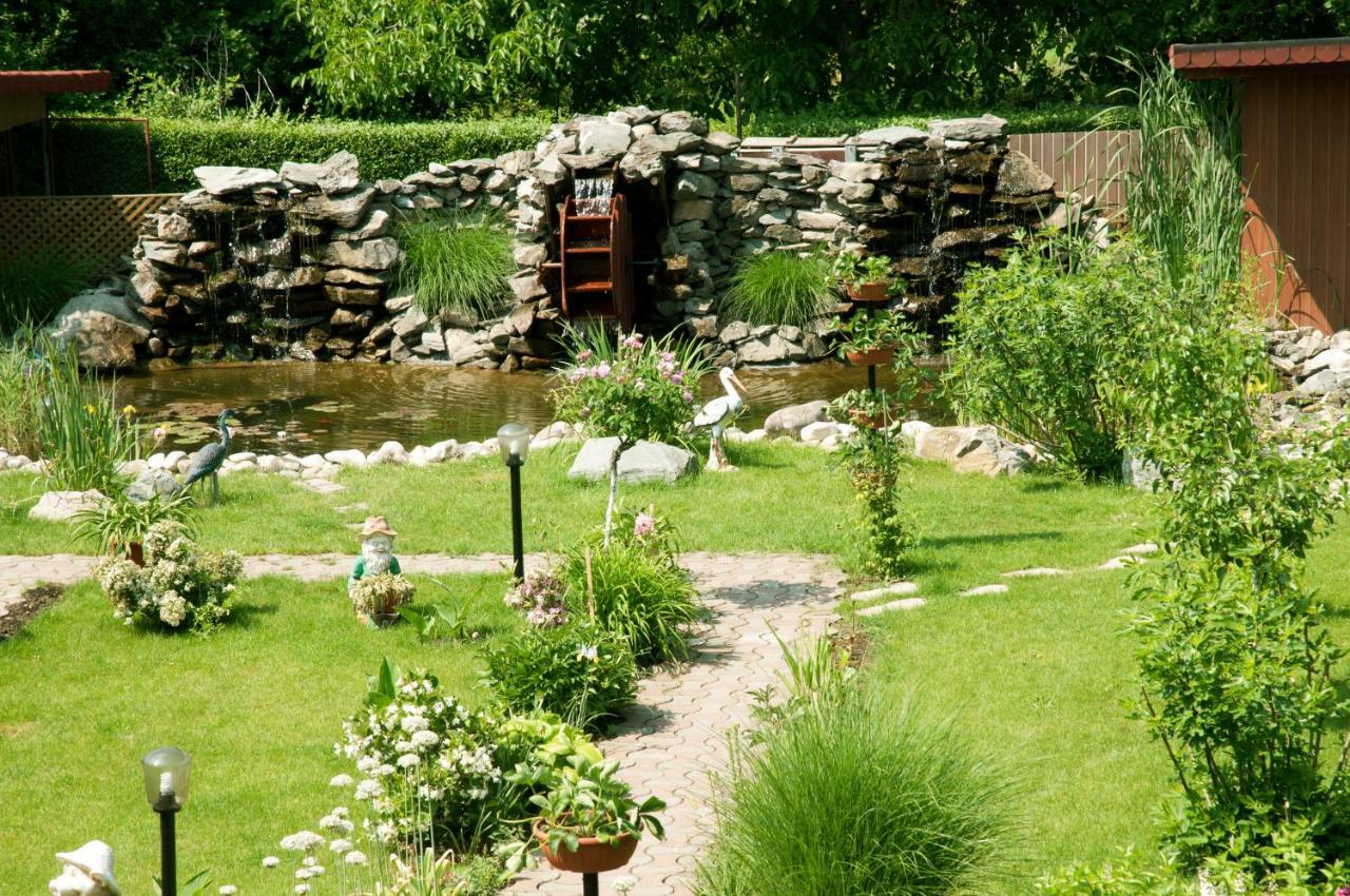 Pension Delia Gardens Temešvár Exteriér fotografie