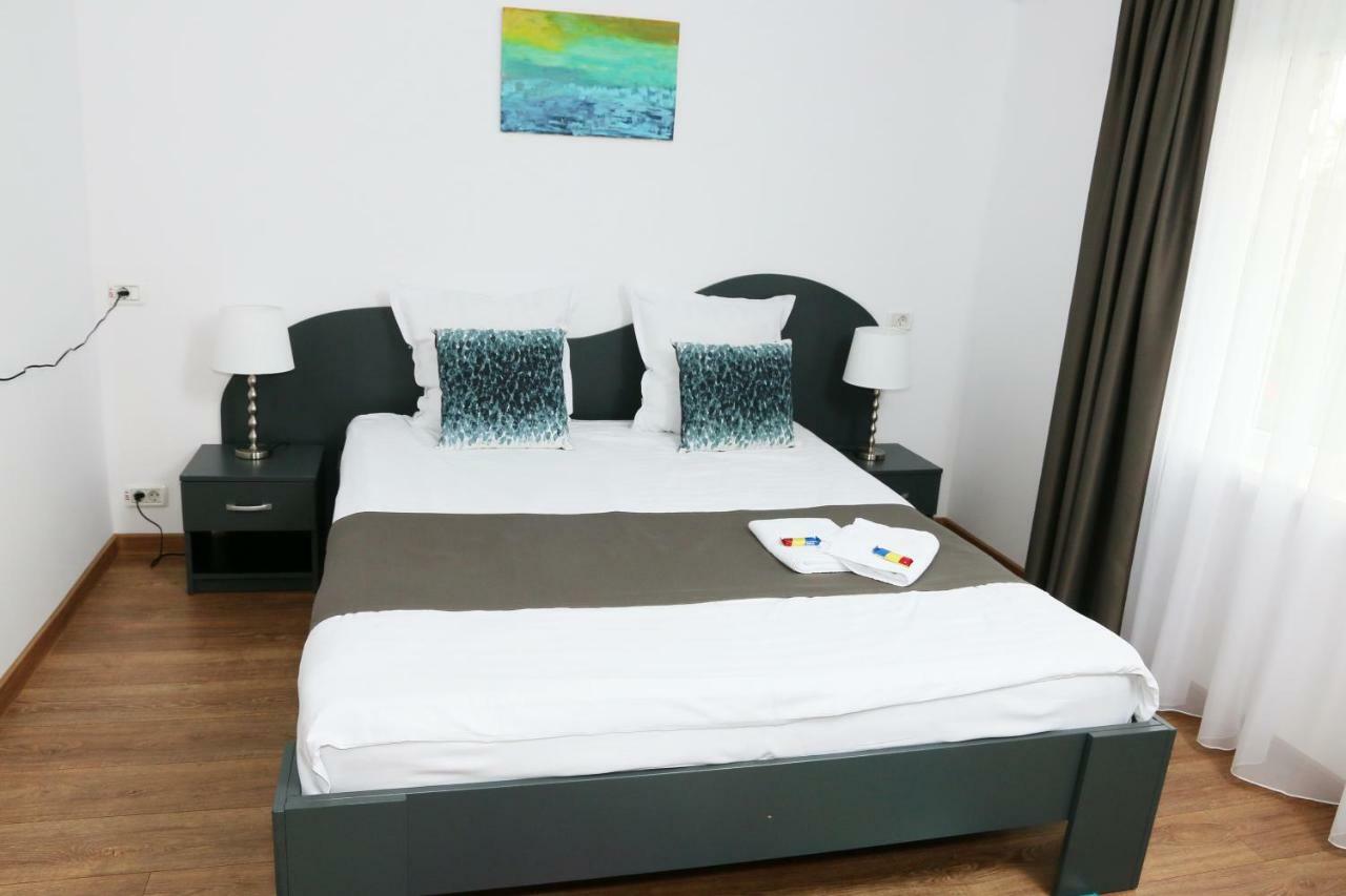 Pension Delia Gardens Temešvár Exteriér fotografie