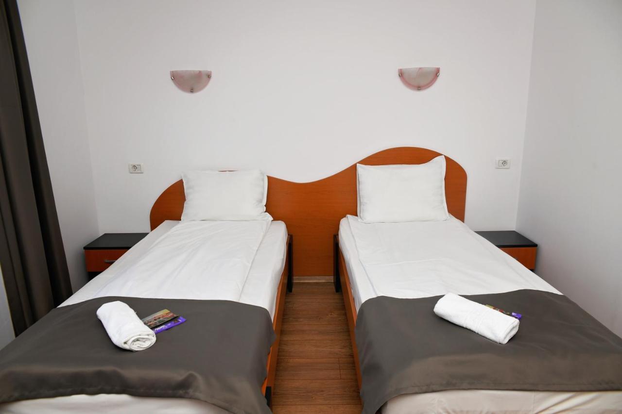 Pension Delia Gardens Temešvár Exteriér fotografie